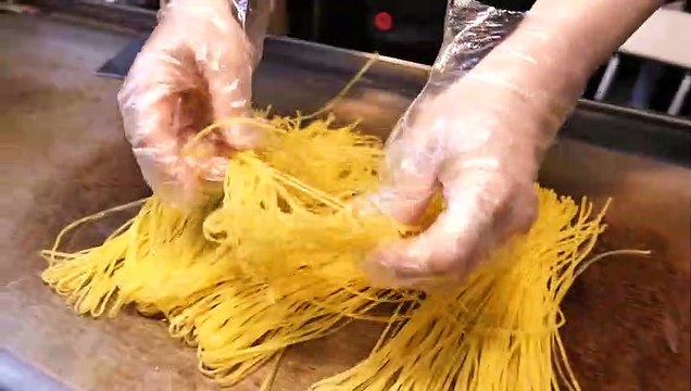 grilled cold noodles with bacon ，Korean street food
