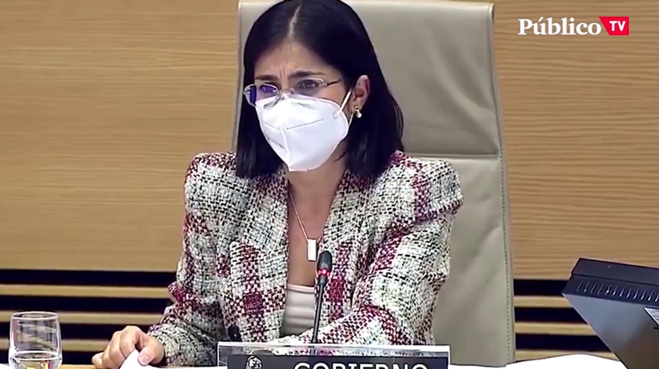 Carolina Darias recibe los dardos destinados a Salvador Illa