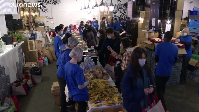 A Paris, l'association Linkee distribue de la nourriture aux étudiants précaires