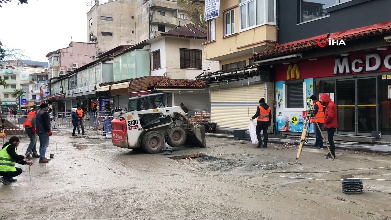 Kuşadası’nın turistik çarşıları doğal taşlar ile kaplanıyor