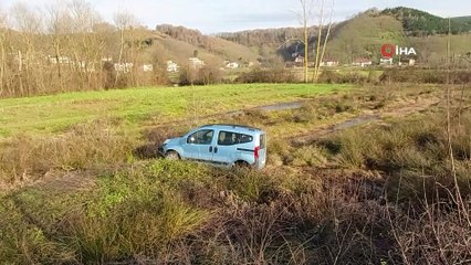 Radyoyu açmak isterken canından oluyordu