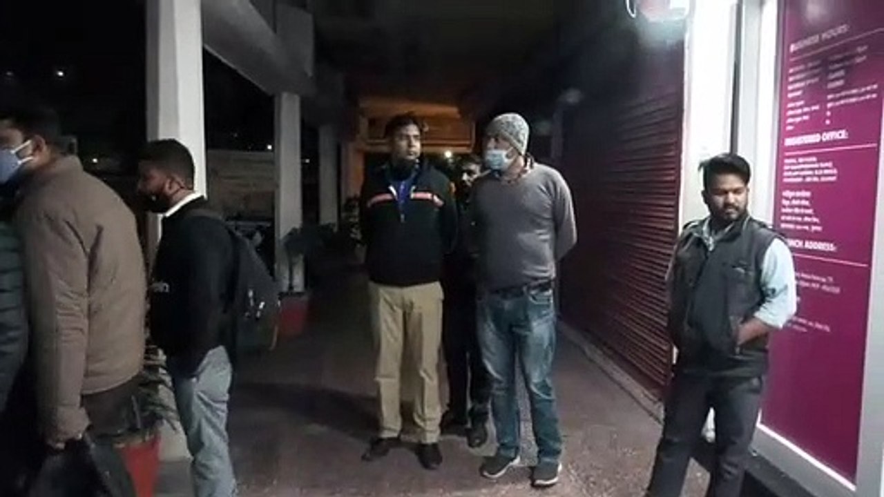 उज्जैन में एक्सिस बैंक को कलेक्टर के निर्देश पर किया गया सील
