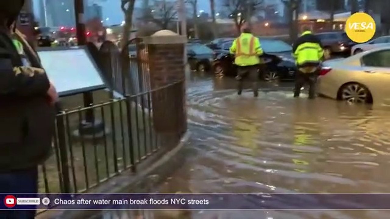 Chaos after water main break floods NYC streets