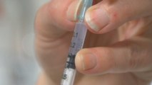 La OMS y Alemania reflejan en Davos las tensiones por el reparto de las vacunas anticovid