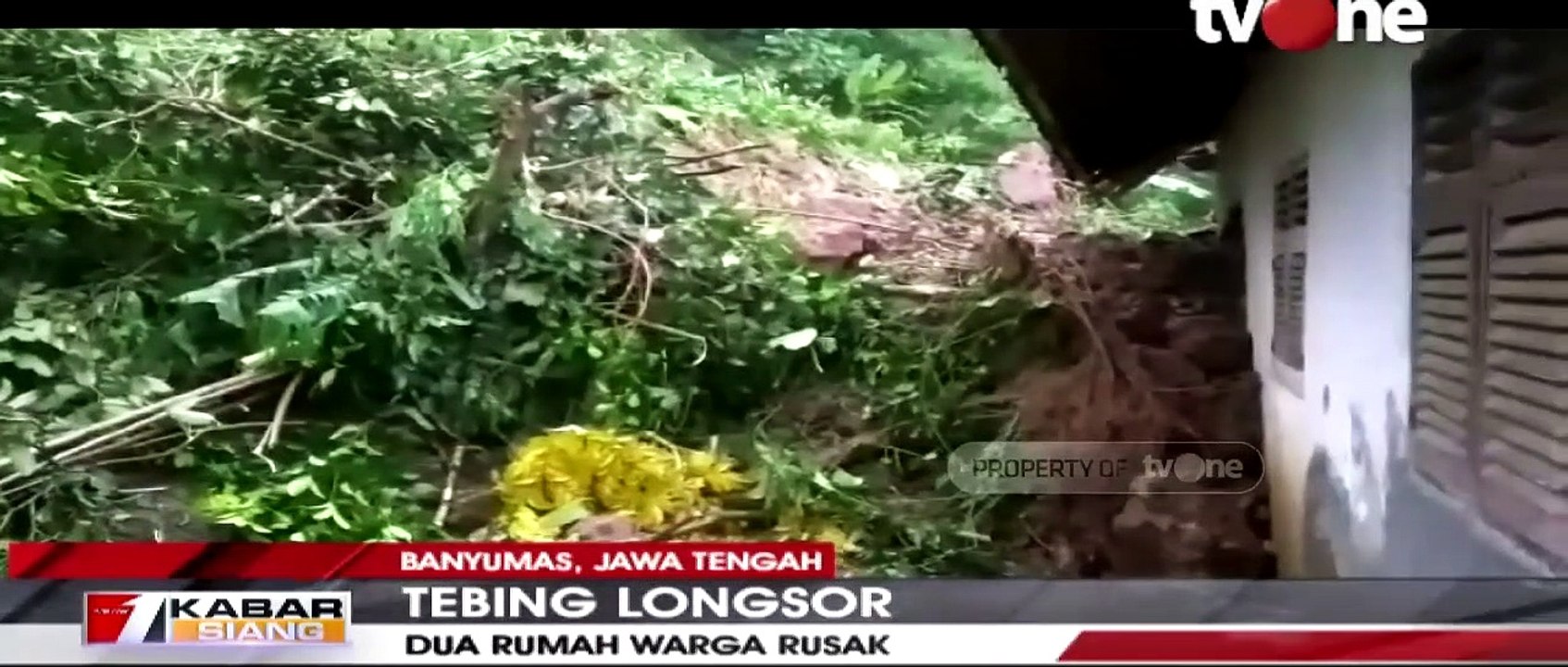 Dua Rumah Warga di Banyumas Rusak Akibat Tebing Longsor