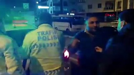 Kısıtlamada alkol alıp, trafiğe çıkan iki arkadaşa para cezası