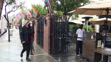 Eclaircie sur le front de la pandémie, les terrasses rouvrent à Los Angeles