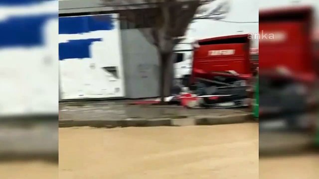 İzmir Yağış Sel vurdu! Yollar göle döndü!