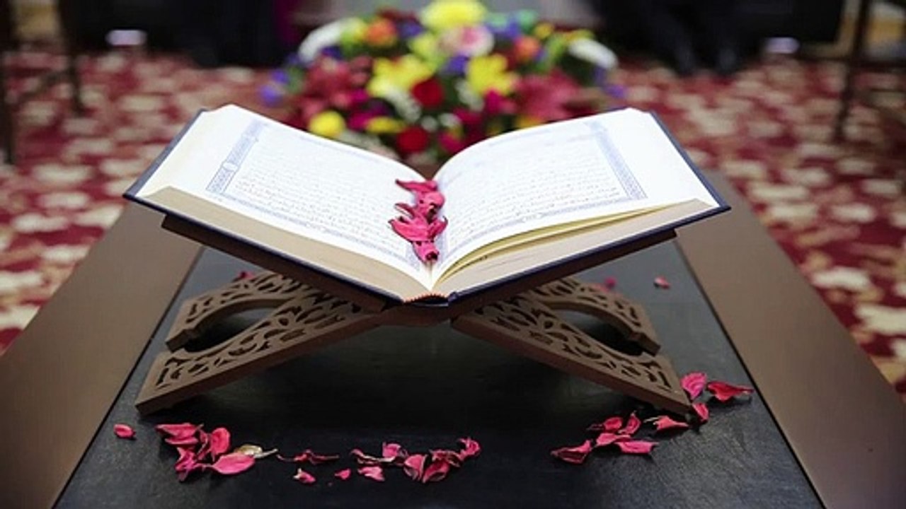 وقال ربكم ادعوني أستجب لكم إن الذين يستكبرون عن عبادتي سيدخلون جهنم ( 360 X 640 )