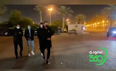 Télécharger la video: ️ فيديو لـ سعودي ٣٦٠ تواجد مدرب المنتخب الوطني الأول هيرفي رينارد ومساعديه في مباراة الهلال النصر كاس السوبر lلسعودي