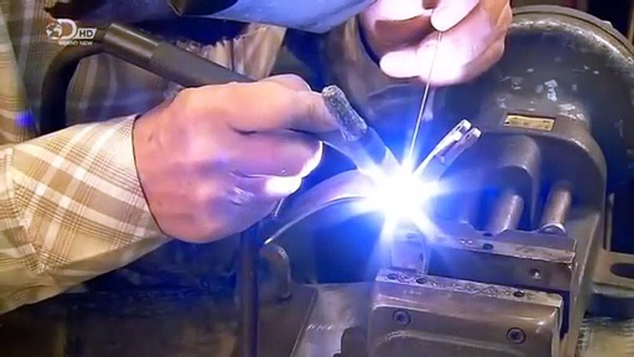 How Its Made - 946 Spurs