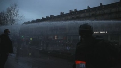 Una treintena de detenidos en París en protestas contra la ley de seguridad