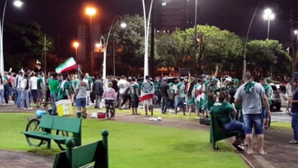 Festa de palmeirenses na Avenida Brasil não tem hora para acabar