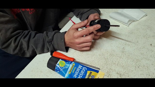 Entretient moteur bateau amorceur