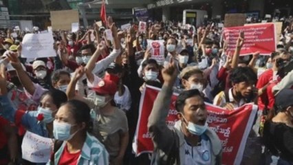 Manifestaciones contra la junta militar birmana se expanden por todo el país