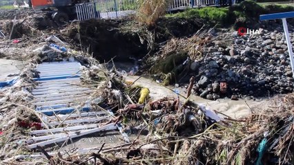 Aşırı Yağıştan Köprü Çöktü