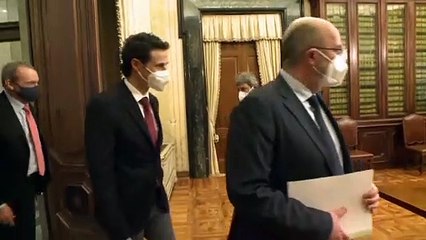 Tải video: Italian parties continue talks to solve government political crisis