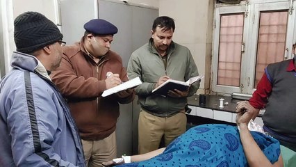 पुलिस कर्मचारियों ने पीड़ित का बयान दर्ज किया