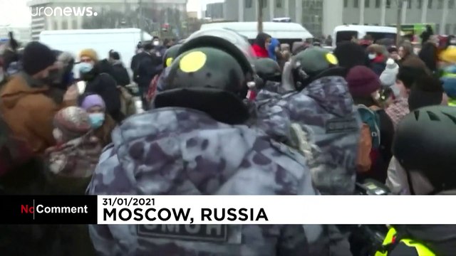 Alexei Navalny allies take to Russian streets despite crackdown