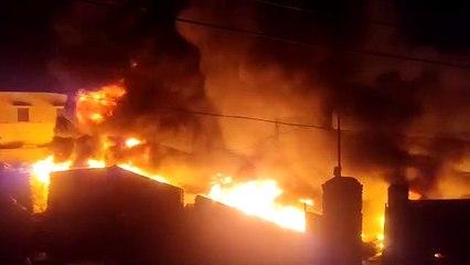 कबाड़ के पास बाड़े में लगी आग, बड़ा हादसा