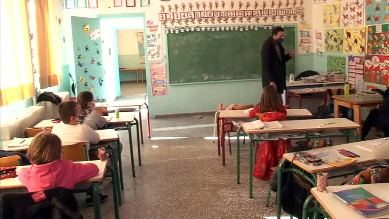 Άγραφα: Με «χαμόγελο»  έχουν επιστρέψει στο σχο...