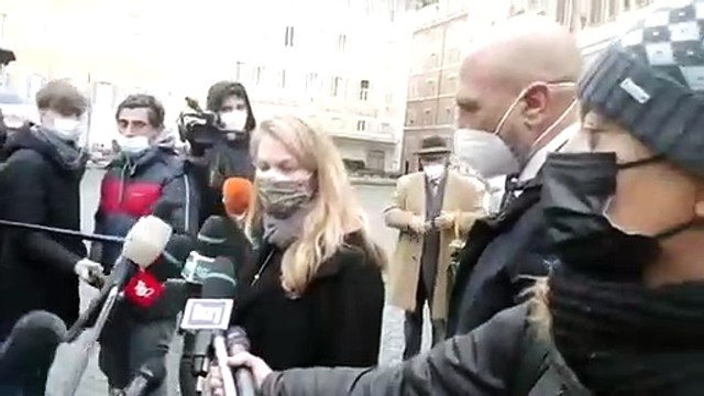 Consultazioni: Senatrice De Pretis (LeU) riferisce alla stampa dopo l'incontro con Fico