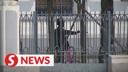 Tải video: Myanmar military seizes power, detains Suu Kyi