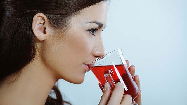 ताउम्र रहना है जवान और स्वस्थ तो आज से ही पीना शुरू कर दें येे चाय । Boldsky