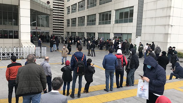 Vergi yapılandırmasının son gününde uzun kuyruklar oluştu