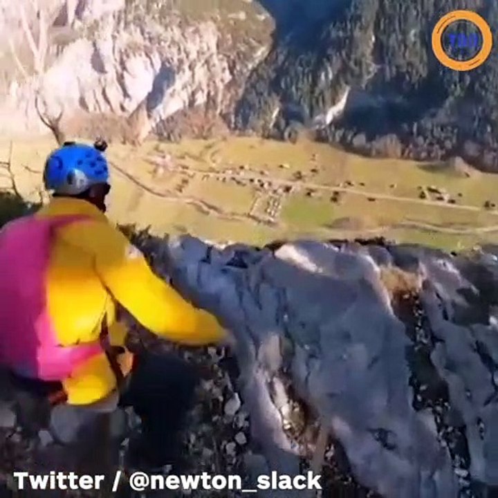 Insolite : ces base-jumpers sautent dans le vide en enfourchant des balais à la Harry Potter