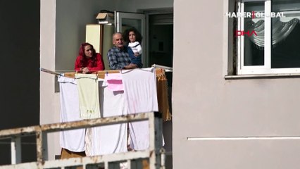 Mutasyonlu koronavirüs şüphelisi ve ailesi karantinada! Kapısında TOMA bekliyor
