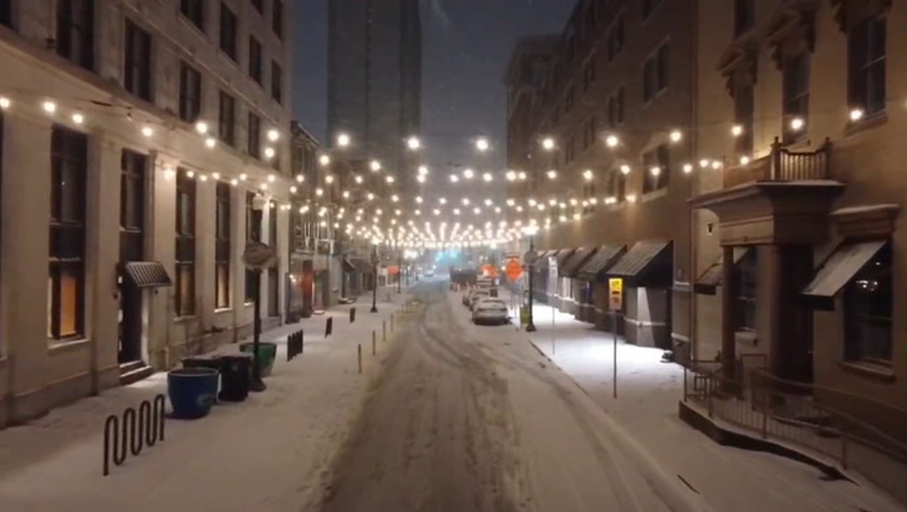 Wintry scene as snowstorm buries Harrisburg