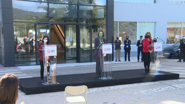 Darias y Maroto visitan la fábrica de materiales hospitalarios Becton Dickinson