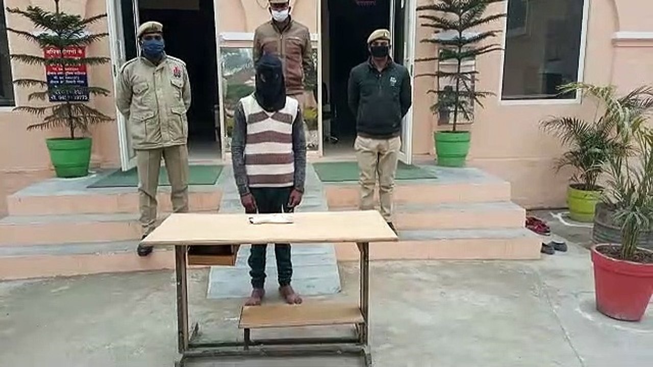 अवैध शस्त्र, कारतूस बरामद कर अभियुक्त अनुराग को...