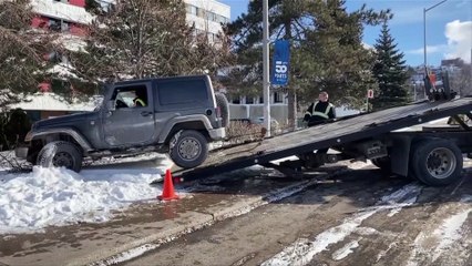 Un conducteur effectue une embardée sur la rue Saint-Pierre à Rivière-du-Loup