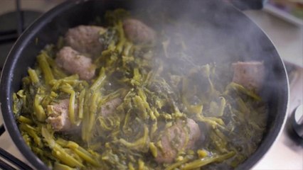 A Leafy Green Vegetable Fanatic's Guide to Buying and Cooking Various Types of Greens