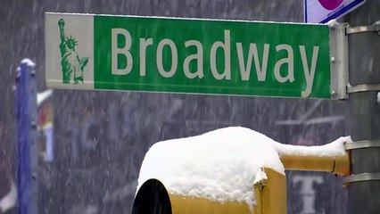 뉴욕 등 美 동북부 일대 눈 폭풍 강타...백신접종 중단 / YTN