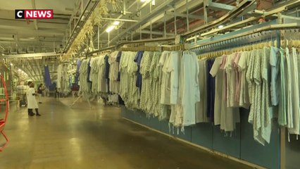 Covid-19 : dans les coulisses de la blanchisserie de l'APHP