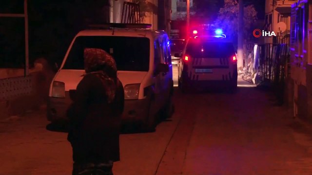 Takıntılı Eski Sevgili, Erkek Arkadaşının Ailesinin Evini Yakmaya Çalıştı