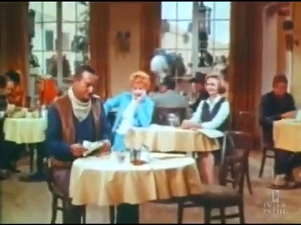 The Lucy Show: Lucy meets John Wayne