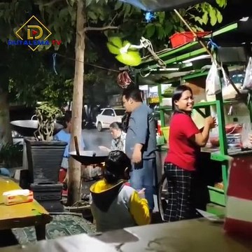 Tukang Nasi Goreng Viral Di Datangi Satpol PP Gara'' Warung Terlalu Rame,Nasi Goreng Tulungagung
