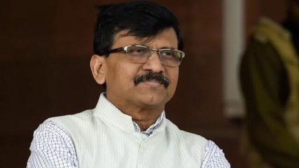 Shiv Sena MP Sanjay Raut meets farmers at Ghazipur border