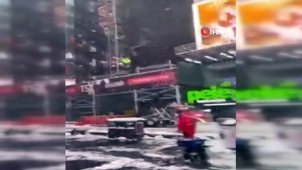 - ABD’li ‘Çıplak Kovboy’ Times Meydanı’nda ilgi odağı oldu