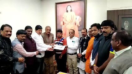 विधायक रमेश मेंदोला ने राम मंदिर निर्माण के लिए 3 लाख का चैक दिया