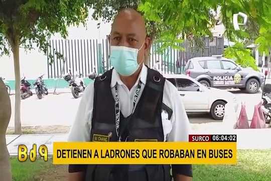 Surco: capturan a sujetos que robaban celulares a pasajeros de buses