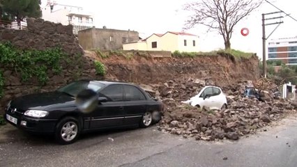 Sağanak nedeniyle istinat duvarı çöktü; 4 araç altında kaldı