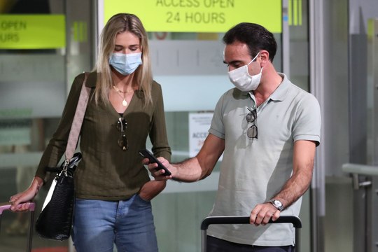 Crónica Rosa: El desmentido de Enrique Ponce y Ana Soria