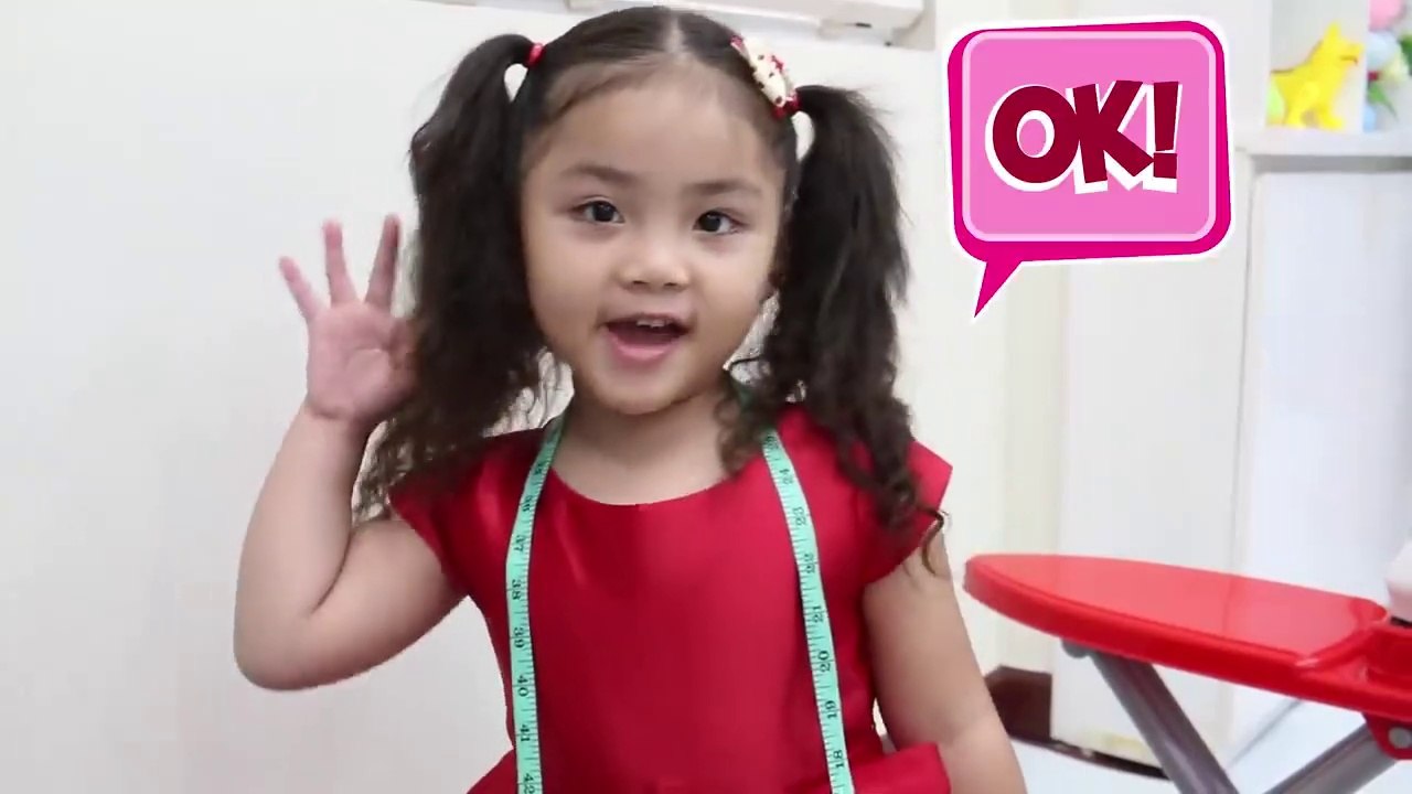 Suri & Annie Pretend Play with Toy Sewing Machine and Sews Beautiful Dresses