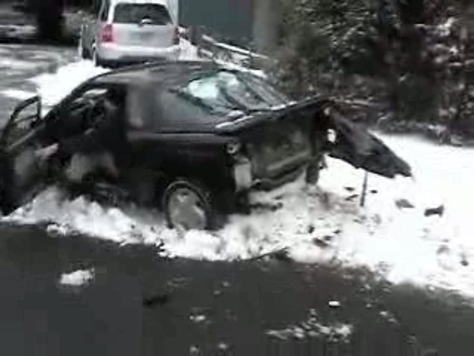 CLIPsnowtowcar
