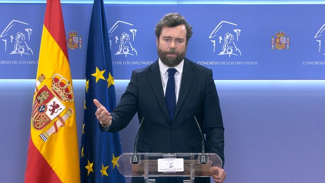 La ultraderecha pone a Feijóo y Ayuso como ejemplos de ineficiencia